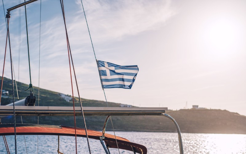 Ιστιοπλοϊκό Ταξίδι στην Ελλάδα: Μια Οδύσσεια Στα Γαλάζια Νερά
